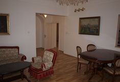 Lainnya 6 Castle apartment