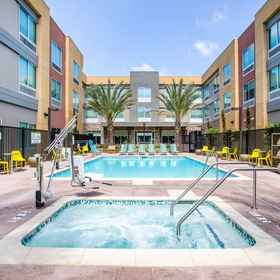 Primary image1Home2 Suites by Hilton Carlsbad,Sleeping Tiger Coffees飯店