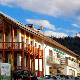 Primary image 1 ランドペンション ハウス ルース, グロタール ホテル