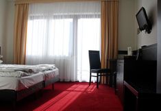 Others 2 Willa Halka