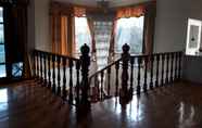 Others 3 Villa Beverly Hills Puncak for 50 pax