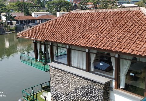 Others Villa Pinggir Danau Puncak for 30 pax