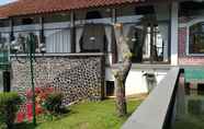 Others 6 Villa Pinggir Danau Puncak for 30 pax