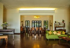 Others 3 Castle Hill Bungalow