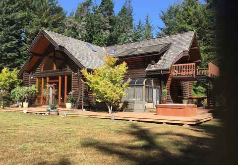 Others Redwood Log Cabin