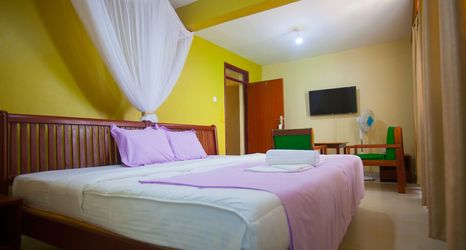 Others 2 Everest House Hotel