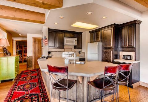 Others Updated 2br  With Mountain Views 2 Bedroom Condo - No Cleaning Fee! by RedAwning