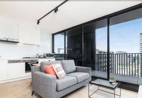 อื่นๆ Saint Domain