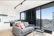 อื่นๆ Saint Domain