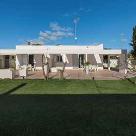 Primary image 1 Villa Espada, Spiaggia di Torre Lapillo Hotels