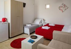 Others 4 John Akroyiali rooms