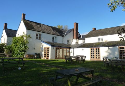 Others The Carew Arms