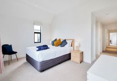 Lain-lain 6 Wonderful Hobsonville Three Bedroom Home