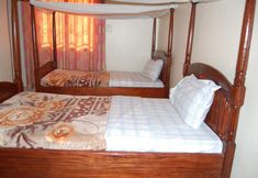 기타 2 Uhuru 50 Hotel