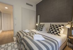 Others 4 High Ceiling Duplex Apt Cais do Sodre