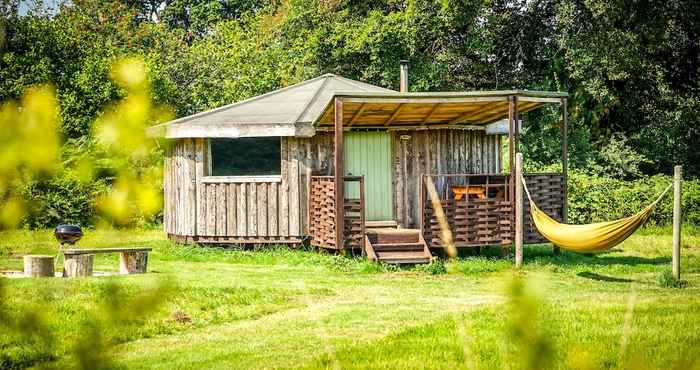 Lainnya Grey Willow Yurts