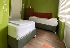 Others 4 Gold Coast Hostel