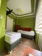 Others 4 Gold Coast Hostel