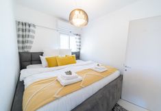 Others 5 YalaRent Sunny 3BR APT - Families only