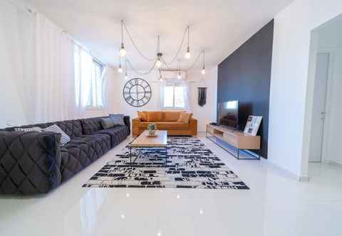 Lainnya YalaRent Sunny 3BR APT - Families only