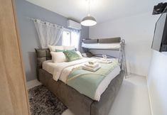 其他 3 YalaRent Sunny 3BR APT - Families only