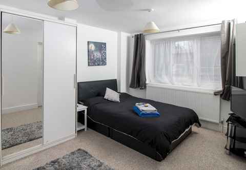 Lainnya Lovely Rooms in a Quiet Place of Woking