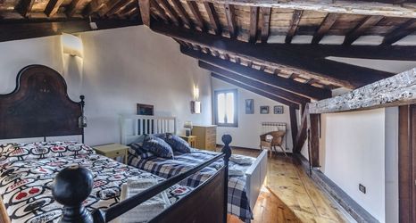 Lain-lain 2 Maurizio House