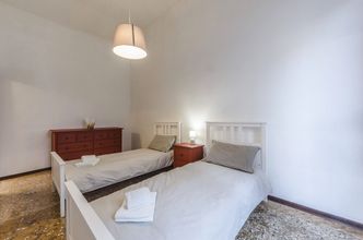 Lain-lain 4 Maurizio House