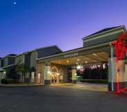 Others 5 Econo Lodge Inn & Suites