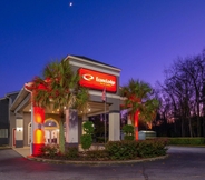 Others 6 Econo Lodge Inn & Suites