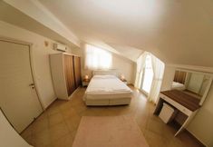 Lain-lain 4 Serenity Apartments 4 by Villamnet