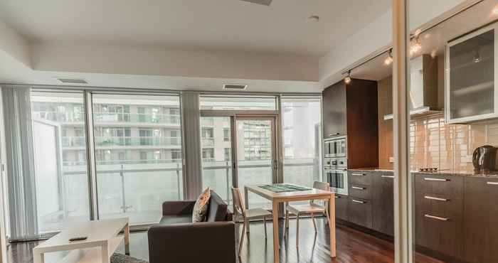 Lainnya CN Tower & Lake View, Luxury Condo in Downtown