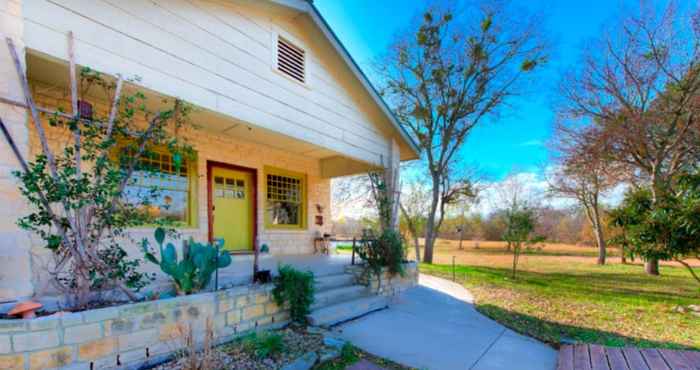 Khác Mesquite Creek Farmhouse