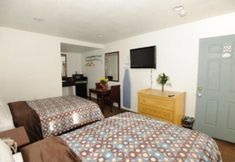 Others 4 Victoria Motel