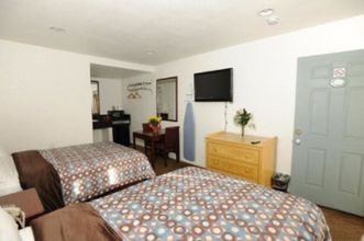 Others 4 Victoria Motel