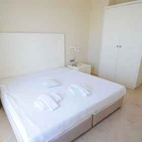 Room 1 Gold City 3 Bedroom Villa 4, Red Castle Hotels