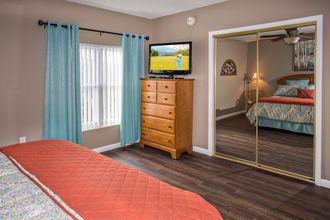 Lainnya 4 Whispering Pines 541