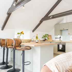 Primary image1The Saddle and Stable Rooms,Deviock公寓