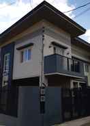 Foto utama Restful 3BR Hillside Duplex