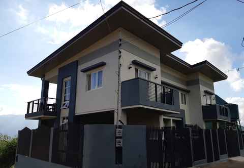 Lainnya Restful 3BR Hillside Duplex