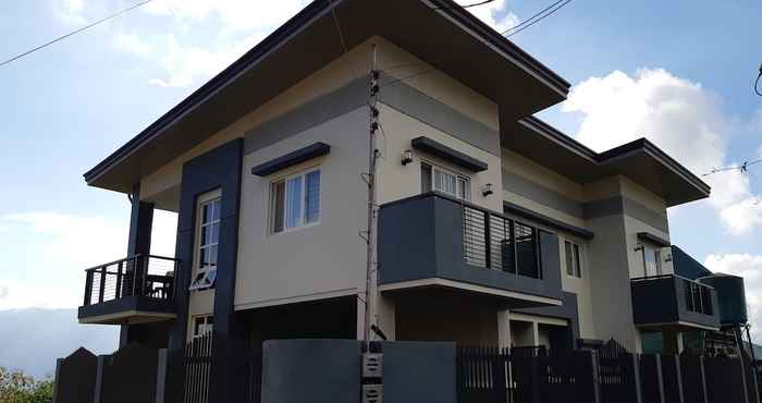 Lainnya Restful 3BR Hillside Duplex