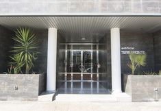 其他 2 EnjoyGranada LUJO Piscina y Parking