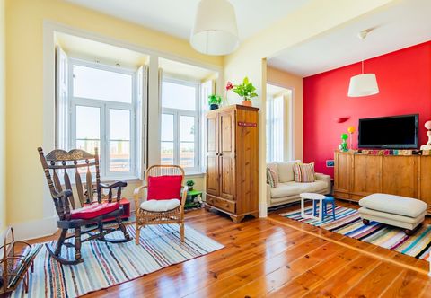 Others Bright & Beautiful Top Floor Graça Flat