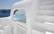 อื่นๆ 6 Oia White Cave Oia Cliff