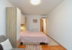 其他 5 Apartment 1049