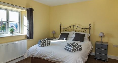 Others 2 700 Westport