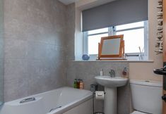 Others 4 700 Westport