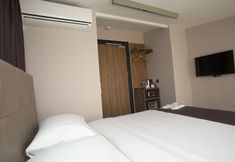 기타 4 Jurnal Hotel