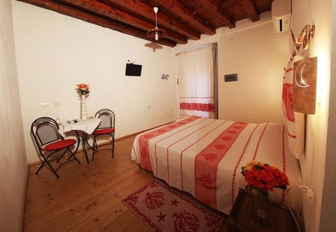 Others B&B Note sulla Piazza