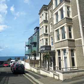 Primary image1礁湖公寓,Deviock飯店